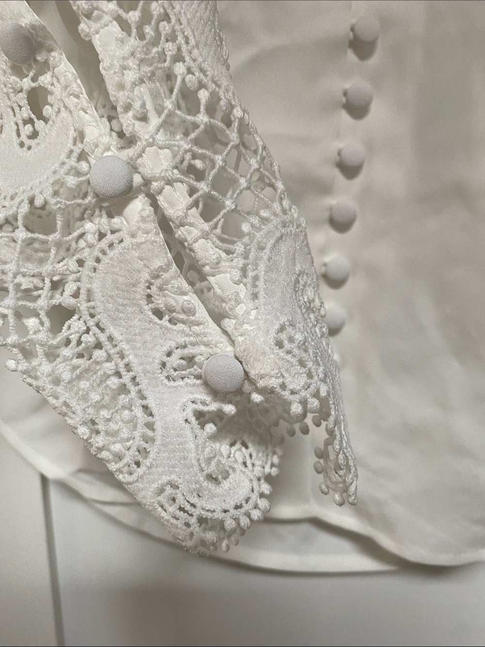 L’Agence Ava Lace Cuff Ivory Blouse - Picture 10 of 14